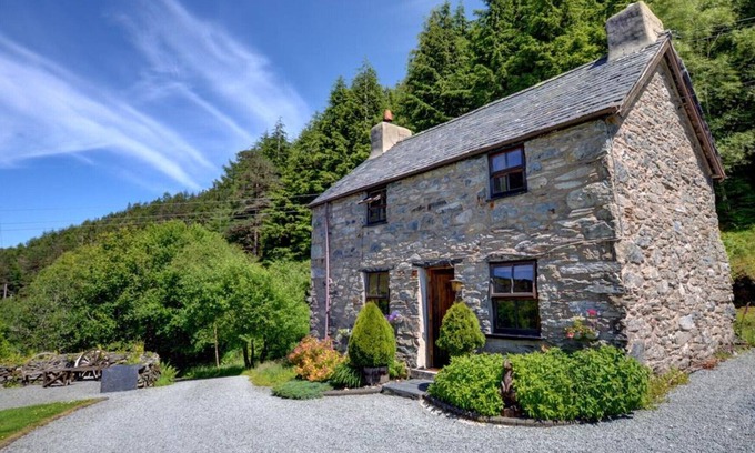Trefriw House | Ochr y Foel - Two Bedroom House, Sleeps 4