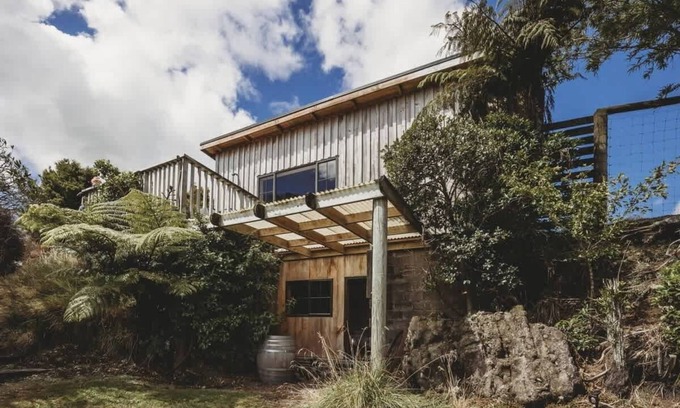 Kaimiro Cabin | Off the Grid River Retreat in Inglewood