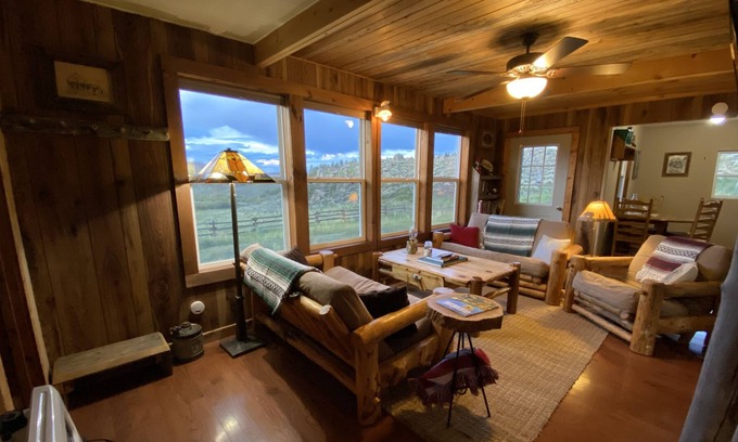 Gunnison Cabin | Off the grid rustic cabin