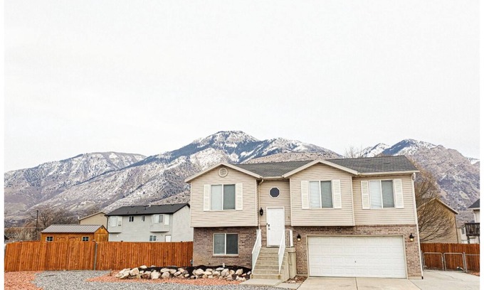 Ogden House | Ogden Home+ Private Hot Tub+ New Remodel+ Mtn Views+ Massive Fenced Yard+Rv Pad!