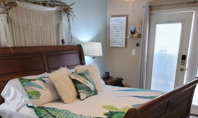 Bacliff House | Ohana House Family Getaway