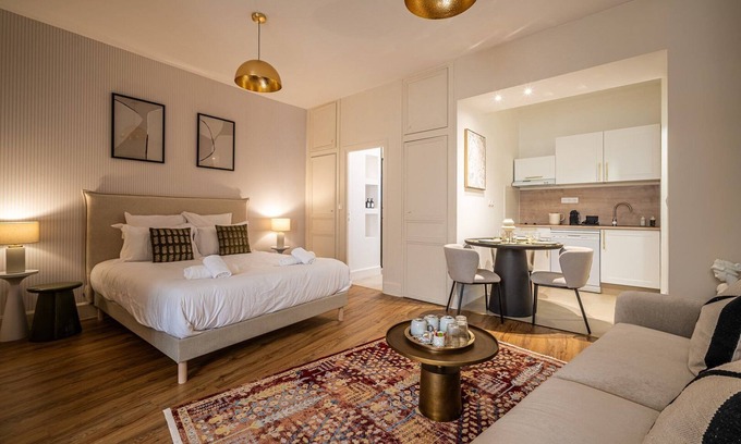 Centre Historique Apartment | OIQIA Impérium