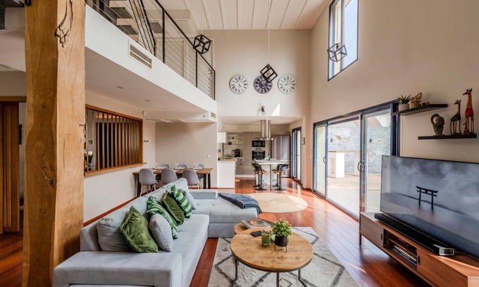 Barbery House | OIQIA Prestige