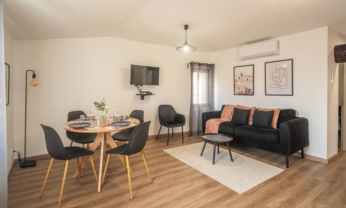 Centre Historique Apartment | OIQIA Solis Opaline