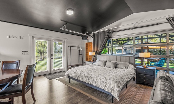 BX Apartment | Okanagan Sunset Bungalow