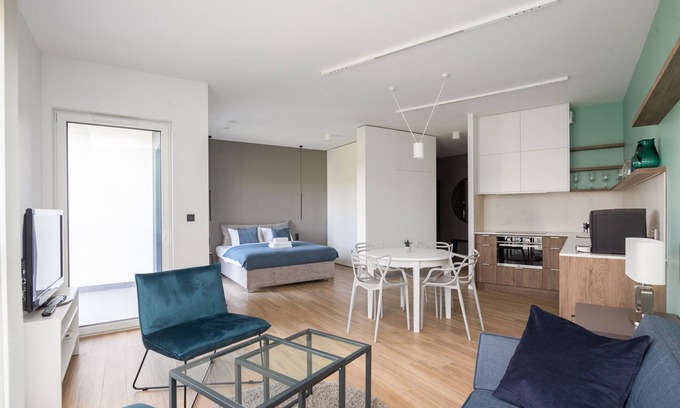 Powazki Apartment | Okopowa Blue Apartment
