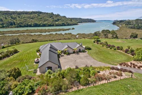 Okura House | Okura River Estate Getaway