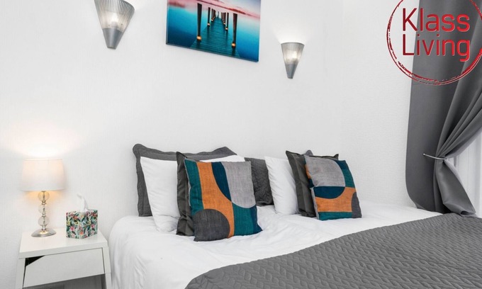 Bellshill Apartment | Old fashioned apartment in quiet location.