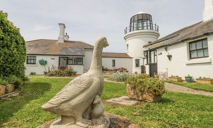 Southwell Cottage | OLD HIGHER LIGHTHOUSE STOPES COTTAGE, with pool in Portland Bill