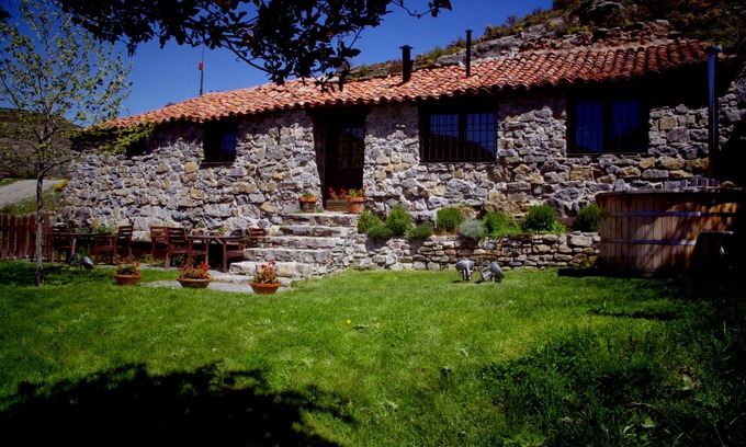 Munilla Cottage | Old house in the mountain made of stone, rock and wood. Private garden and barbecue
