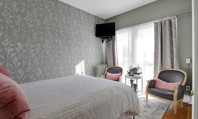 Olean Bed & Breakfast | Old Library Inn - A.A. Milne Room