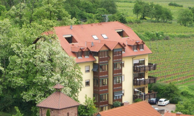Neuleiningen Apartment | Old malting Neuleiningen - 3 bed apartment
