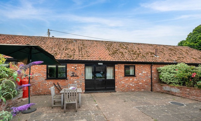 Woodbridge House | Old Mill House - Two Bedroom House, Sleeps 3