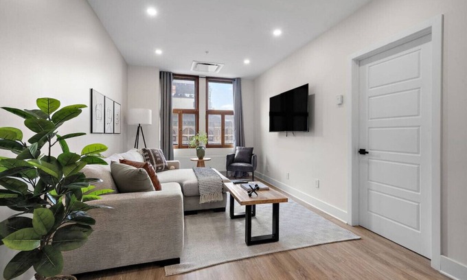 Old Montreal Apartment | Old Montreal Luxury Apartment