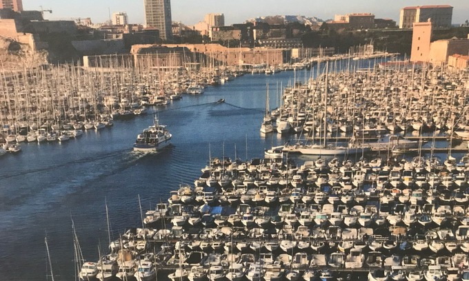 Palais de justice Apartment | Old port apartment in the center of Marseillaise life