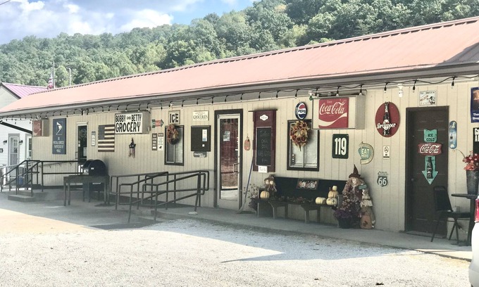 Partridge Bed & Breakfast | Old Rustic Country store near Pine mtn./Kingdom Come Park & Bad Branch Falls