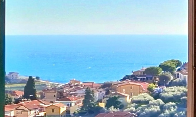 Pompeiana House | Old stone house with sea view
