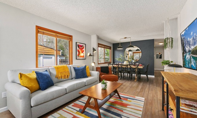 Old Town House | Old Town Basecamp | 6 Blocks to Old Town Square