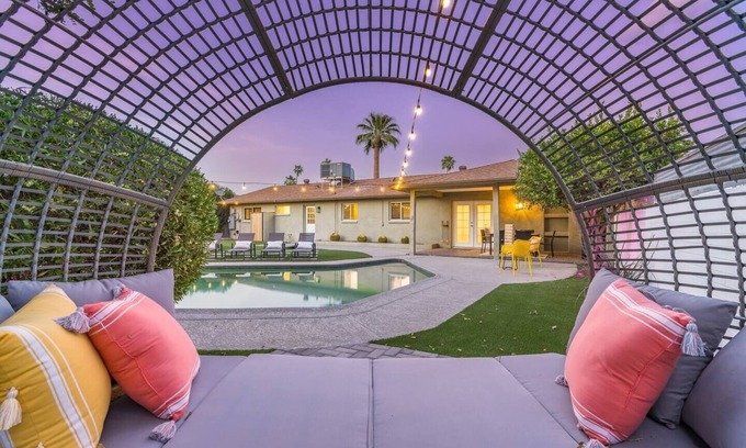 Scottsdale Highlands House | Old Town Scottsdale FAB Yard/Pool Indoor PingPong