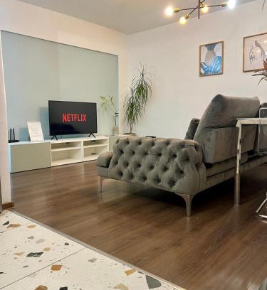 Targoviste Apartment | Old Town View - Ultra Central Apartment - Free Parking