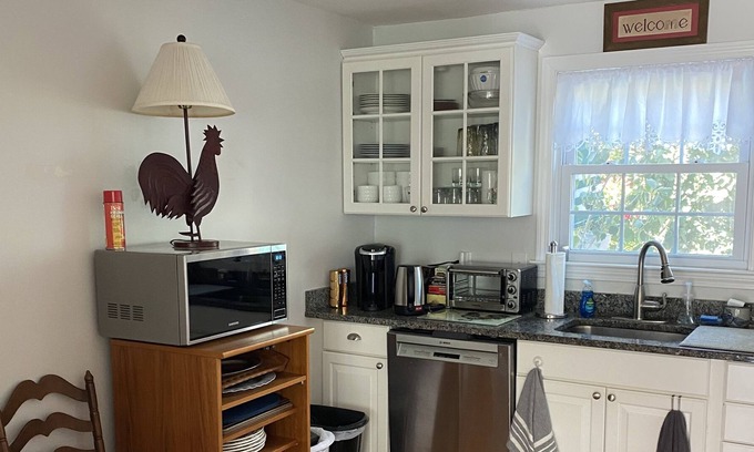 Marblehead House | Old Town : Walk to Historic Harbor, Stores and Restaurants!