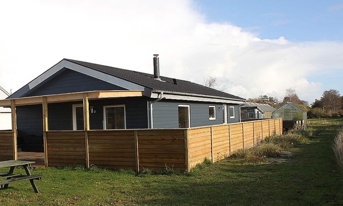 Bratten Strand House | Older renovated and well equipped holiday home near the beach