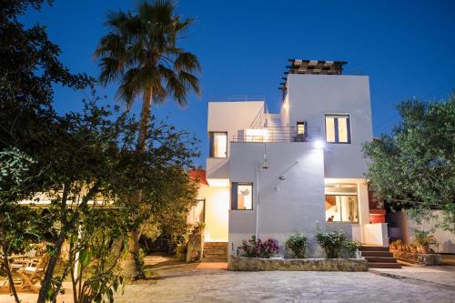 Atsipópoulon Villa | Olive Garden Villa Venetia