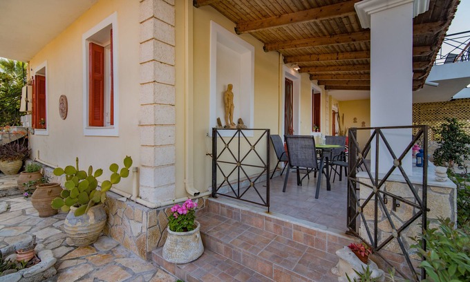 Pantokratoras Apartment | Olive Tree Apartment