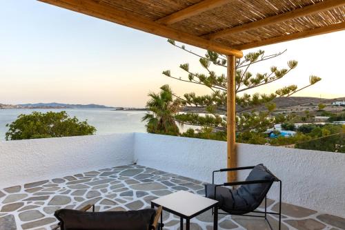 Krotiri Hotel | Omilos Beachfront House