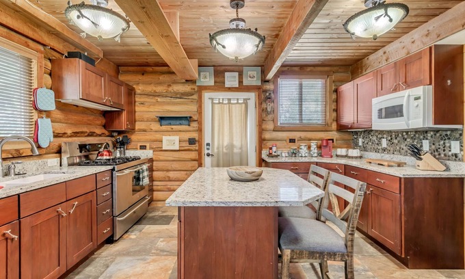 Tollgate Canyon Cabin | On Mountain Time Cabin
