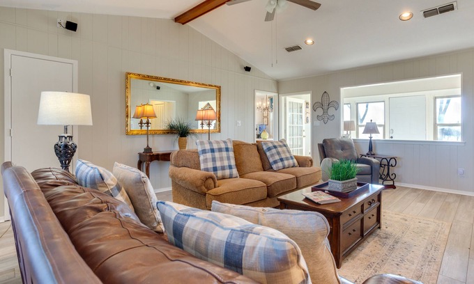 Gober House | On-Site Lake Access + Fire Pit: Bonham Home!