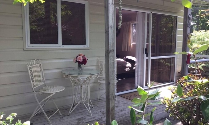 Hawera Cottage | On the out skirts of Hawera