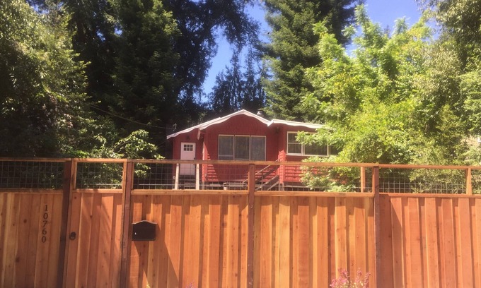 Hacienda House | On the Russian River, river access, hot tub in deck, pet friendly, wine country