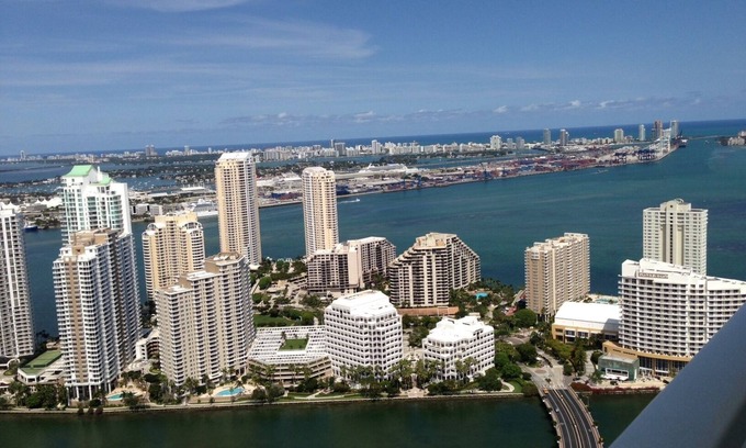Brickell Apartment | On the Top of The World at Brickell