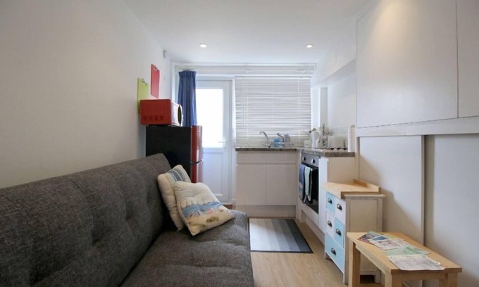 Seaford Apartment | One bed apartment near beach