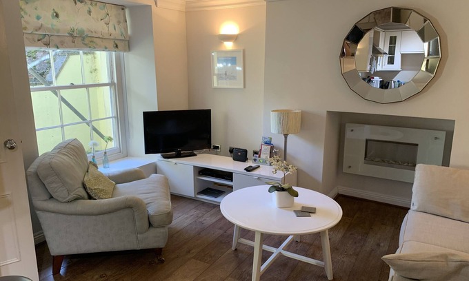 Exeter Apartment | One bed cosy flat short walk to Exeter centre