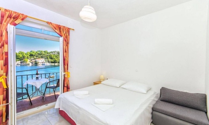 Okuklje Apartment | One bedroom apartment near beach Okuklje, Mljet (A-4912-f)