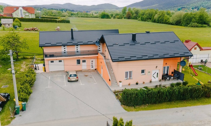 Korenica Apartment | One bedroom apartment with balcony Vranovača, Plitvice (A-17461-a)