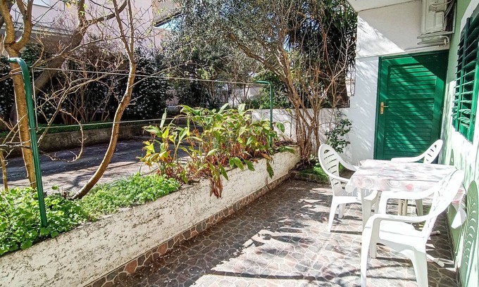 Promajna Apartment | One bedroom apartment near beach Promajna, Makarska (A-23184-d)