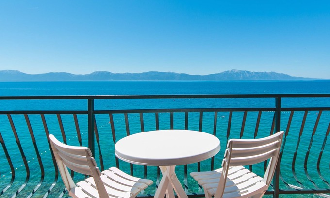 Brist Apartment | One bedroom apartment near beach Brist, Makarska (A-15465-b)