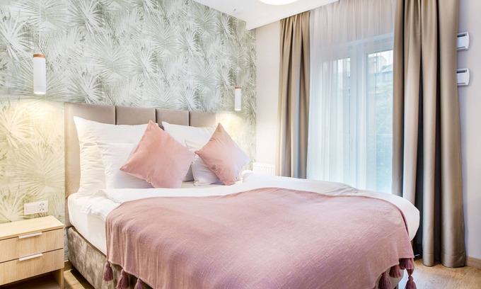 City Centre Apartment | One- bedroom Apt; City Center; Balcony with Wawel Castle View