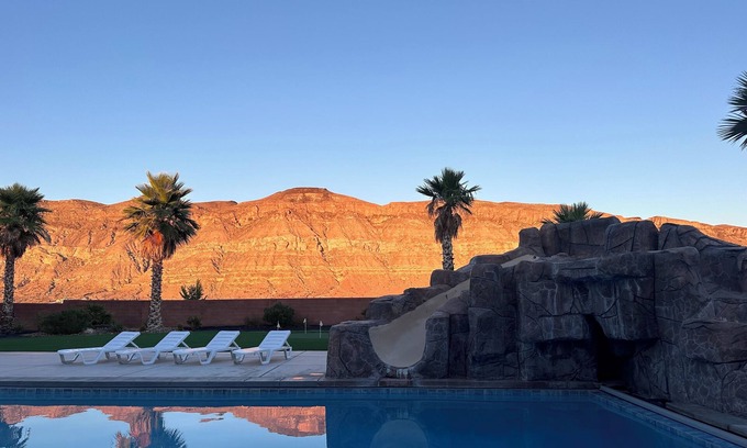 Hurricane House | One Bedroom Casita with access to private pool and full size indoor sports court
