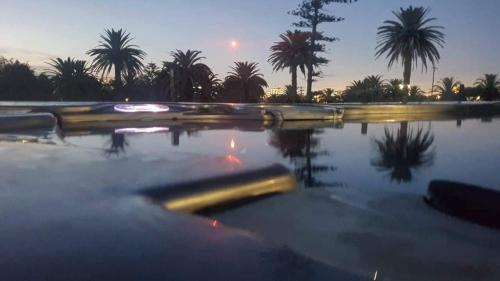 The Hill Apartment | One bedroom CBD unit, walk to beaches & cafes