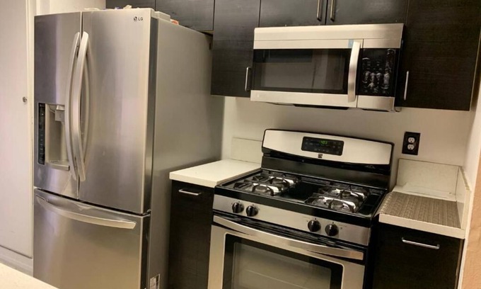 Santa Ana Condo | One Bedroom Condo+Parking+Laundry