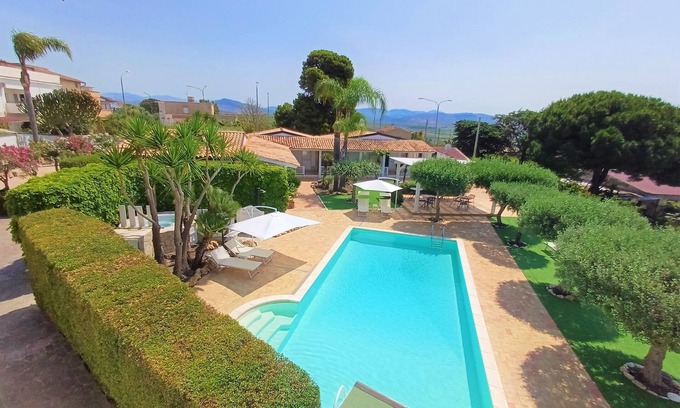 Borgo Bonsignore Apartment | One bedroom, ground floor | with pool and breathtaking view to the sea