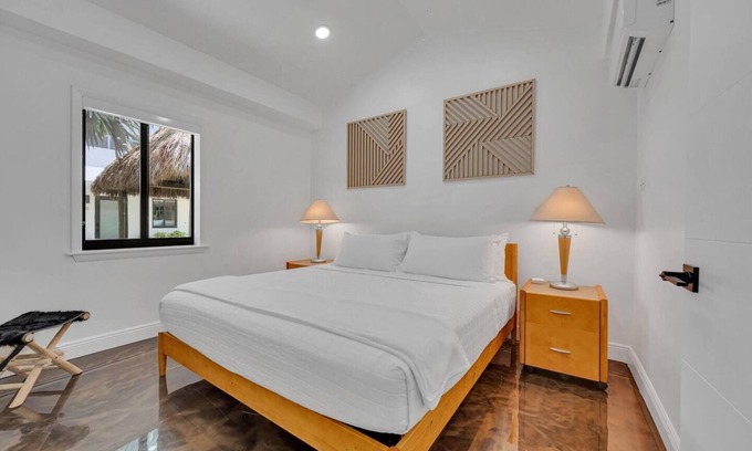 Flagler Village Apartment | One Bedroom King Suite in a Tropical Retreat Freedom House Fort Lauderdale FLn