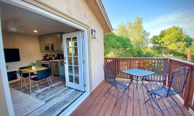Lincoln Acres House | One bedroom retreat full kitchen/laundry 1GB Wi-Fi
