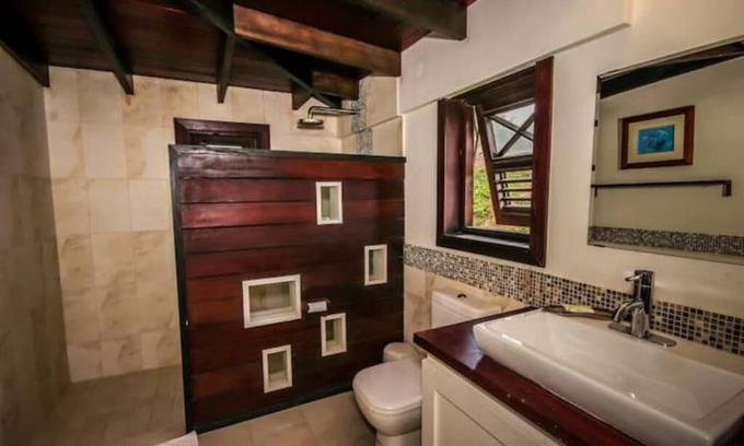 Belleplaine Apartment | One Bedroom Suite @ Santosha Holiday Apartments C