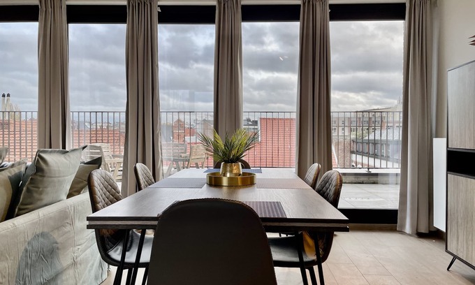 Klein-Antwerpen Apartment | One Lux Stay near Diamond District