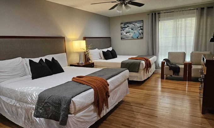 Ellendale House | One-of-a-Kind Vast Colonial Estate in Germantown- 8 King Beds
